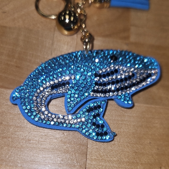 Blue Whale Rhinestone Keychain - Picture 3 of 6